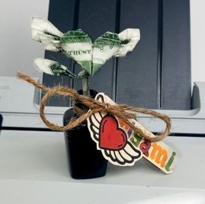 Origami Dollar Heartwings Plant.